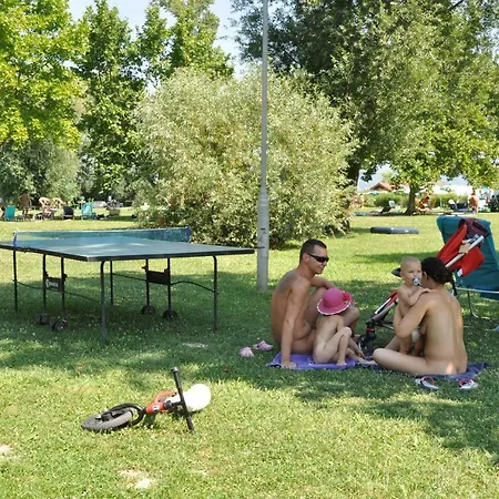 Кемпинг Naturexpert Mobilhazak-fkk Nudista Балатонберень